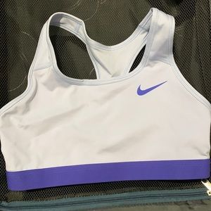 Nike women’s training sports bra